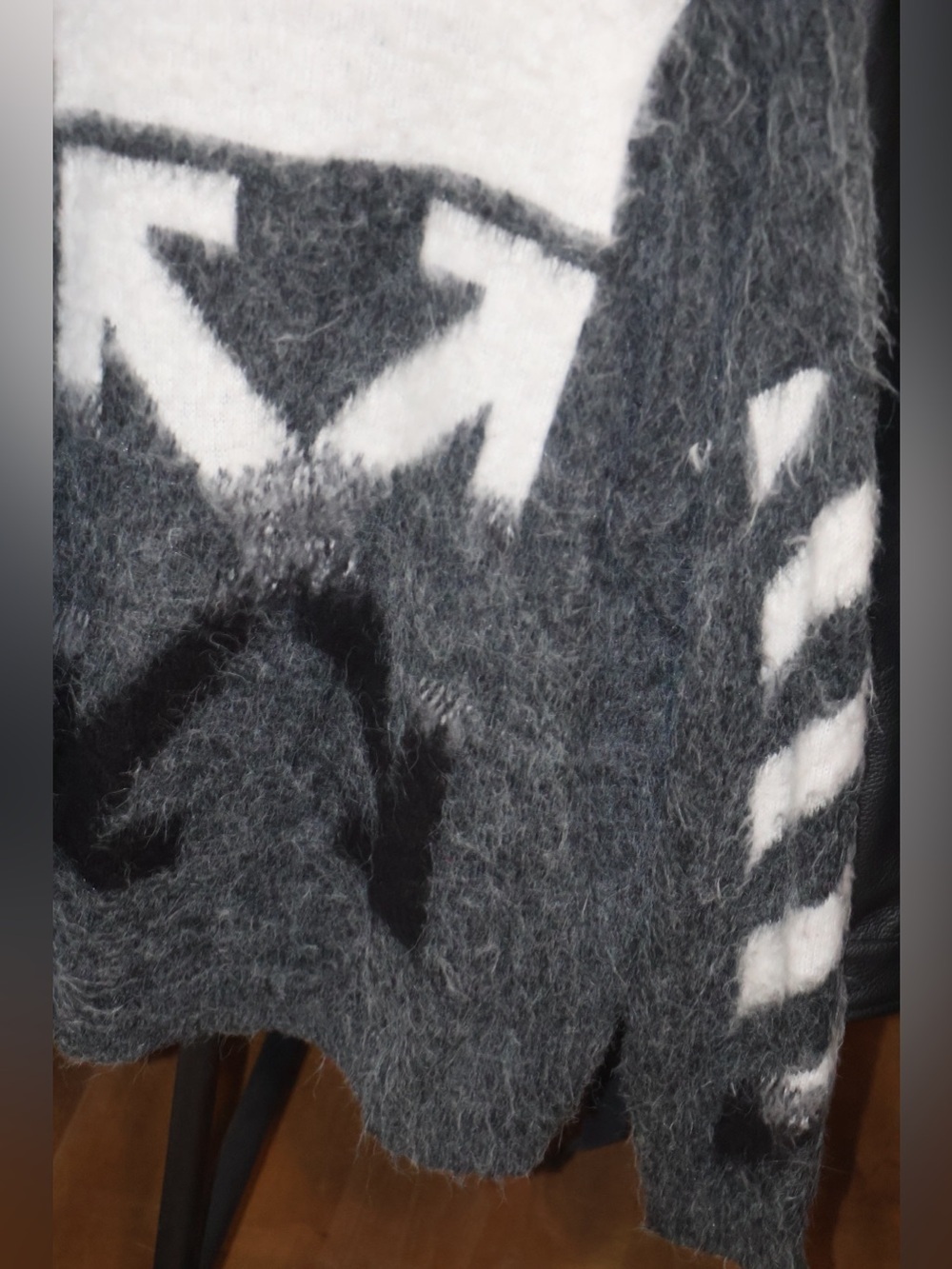 Off-White Black and White Arrow Mohair Crewneck Sweater - Picture 3 of 10